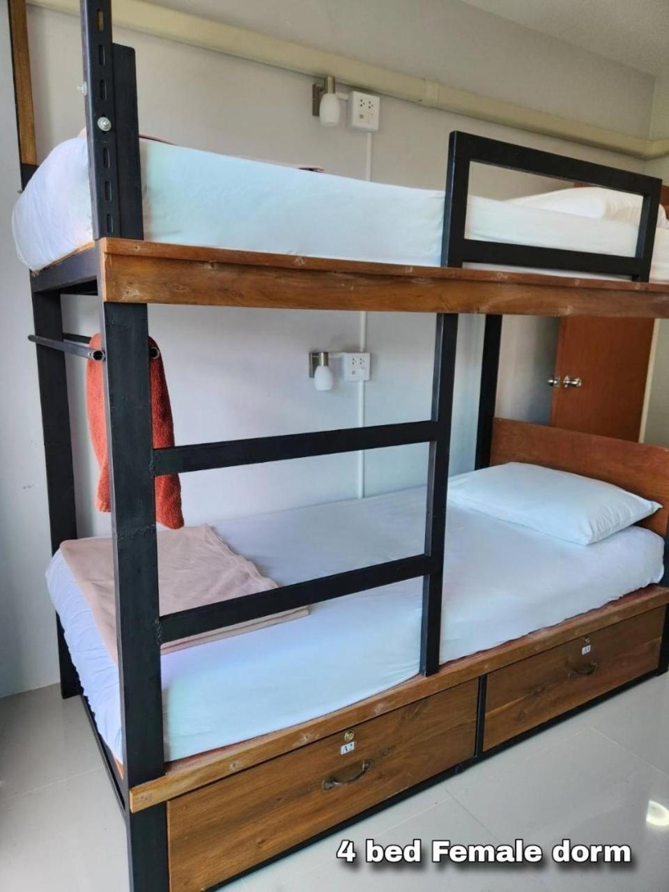 Theppahrak Hostel Khaolak Khao Lak Rom bilde